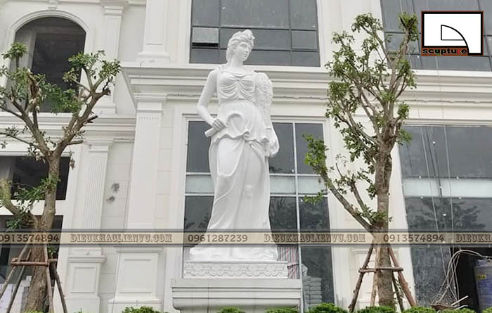 Tượng cô gái nghệ thuật nghệ thuật Điêu khắc Liên Vũ